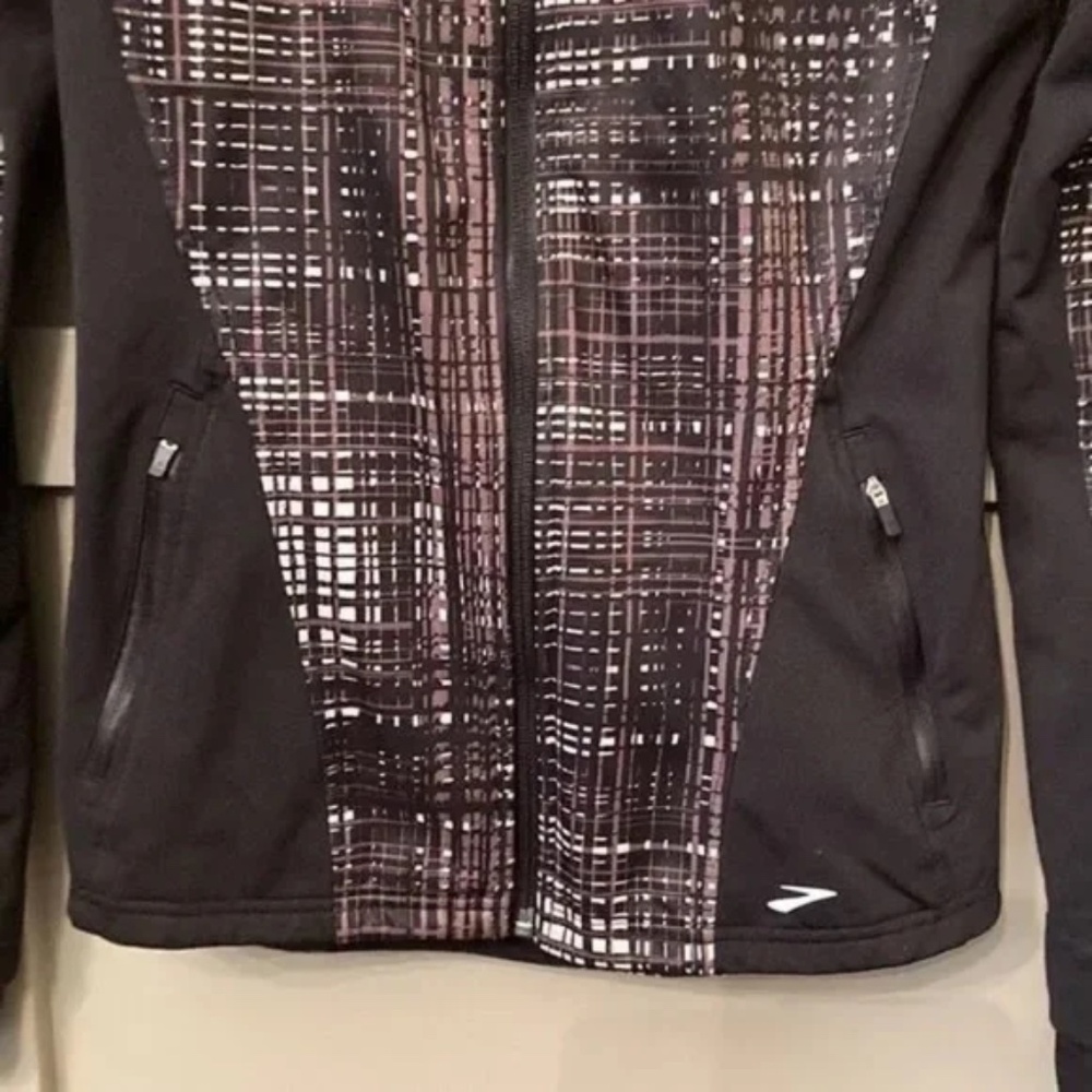 Brooks Utopia Softshell Ii Running Jacket Full Zi… - image 5